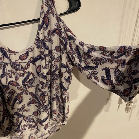 Blouse - Picture 2 of 3